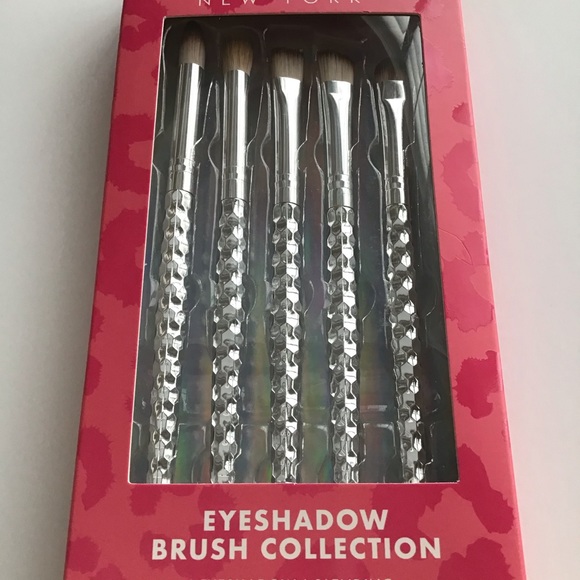 LAST 1! NEW Nicole Miller NY Eyeshadow 5-Brush SET Blend Glam Silver Tone Travel - Picture 7 of 10